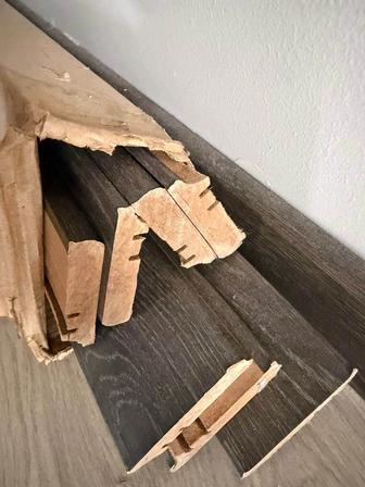 Отдам даром плинтус