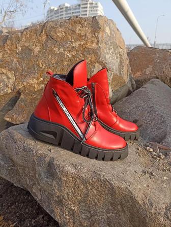 Женские ботинки