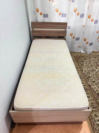 Продам кровать полуторку
