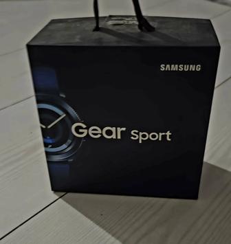 Продам умные часы Samsung Sport Gear