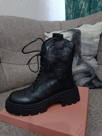 Продам ботинки весенние, полусапоги. Модные, новые