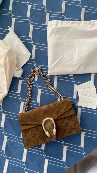 Сумка GUCCI Dionysus Medium Shoulder Bag