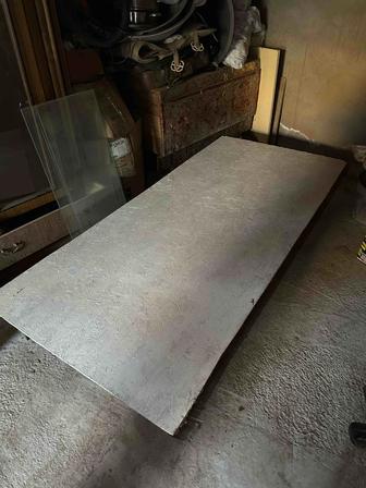 срочно продам большой стол в хорошем состоянии