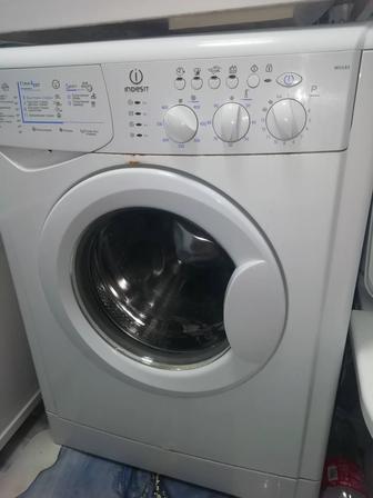 Продам стиральную машину INDESIT