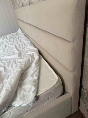 Askona кровать 180х200 в идеальном состоянии. 10 из 10. Тумба в подарок