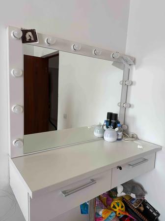 Визажное зеркало