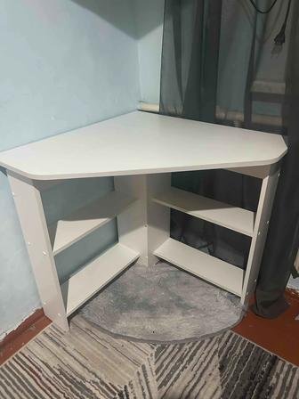 Продам стол угловой