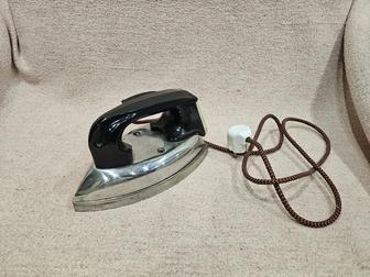 Продается советский утюг