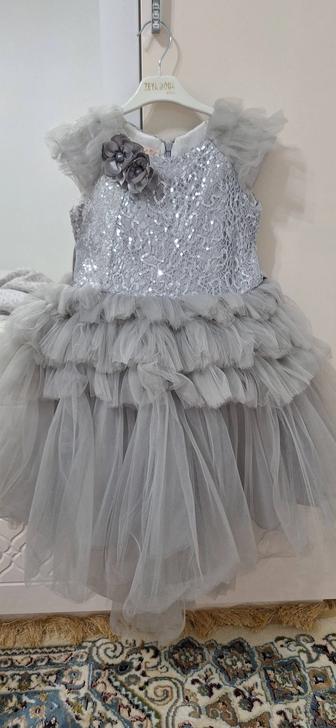 Платье на девочку