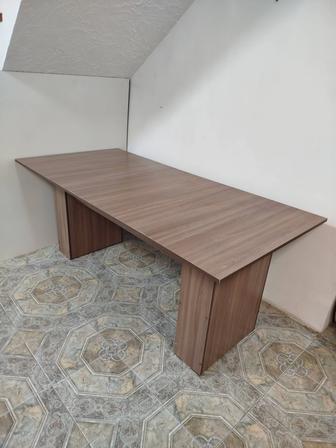 Стол обеденный