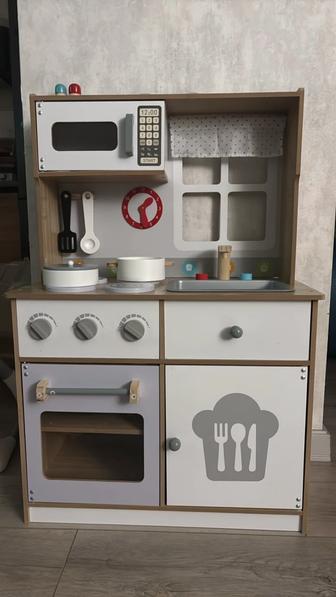 Детская деревянная кухня