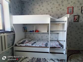 Детский кровать Трех спалка