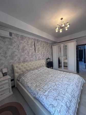 Продам спальный гарнитур