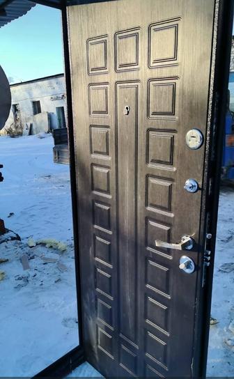 Продам входную металлическую дверь с МДФ, б/у