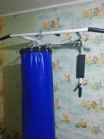 Груша и турник