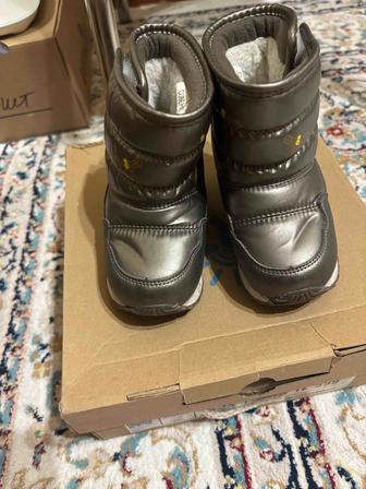 Зимние дутые ботинки