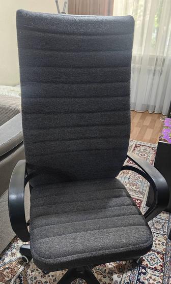 Продам кресло для работы за компьютером