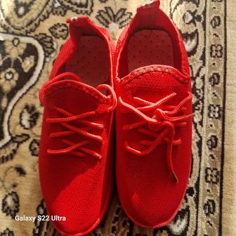 Кроссовки Женские новые