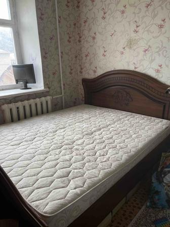 Продаю спальный гарнитур