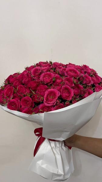 Букет из 23 кустовых роз