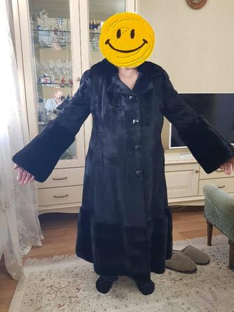 Срочно продам шикарную шубу из каракульчи!