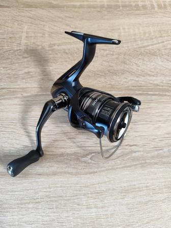 Shimano22 miravel 2500s