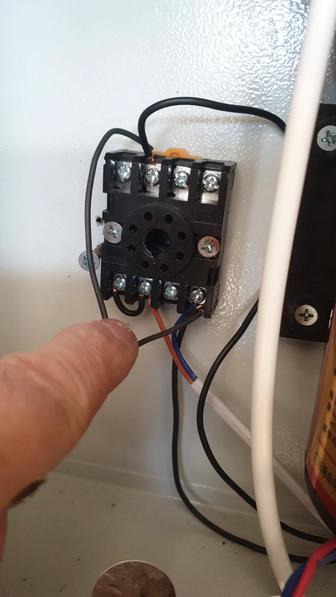 Провести электрику в квартире...