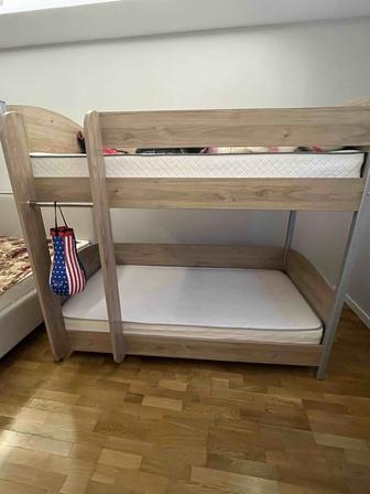 Продам детскую двухъярусную кровать