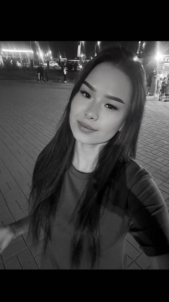 Мастер по наращиванию ресниц
