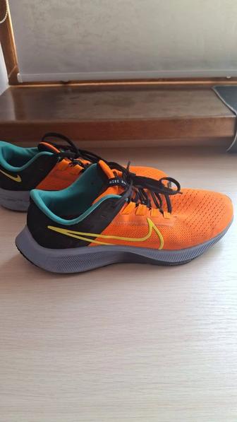 Кроссовки Nike оригинал размер 42-43