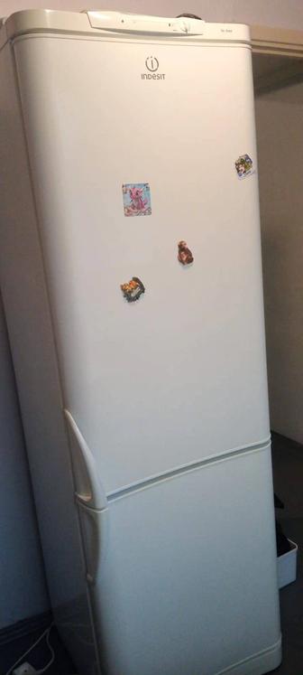 Продаю холодильник