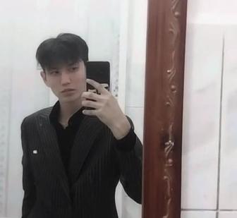 Официант / официантка