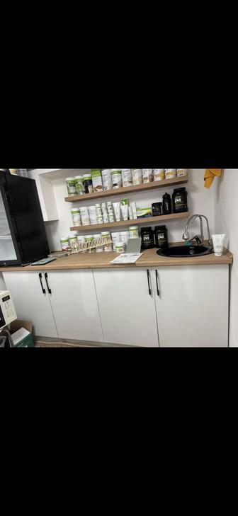 СРОЧНО!!! Гарнитур кухонный с раковиной и барная стойка.