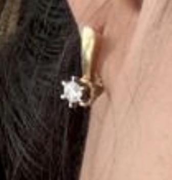 Продам золотые серьги