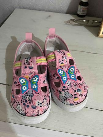 Продам детские сандали