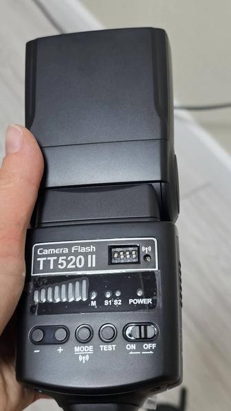 Продам вспышку Godox ТТ520II