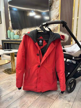 Продам зимнюю куртку Аляска CANADA GOOSE Оригинал
