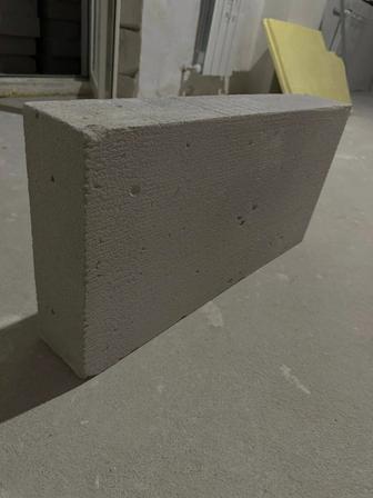 Продам газоблоки 100 штук по 1000 тенге за газоблок, находятся в ЖК Атамура