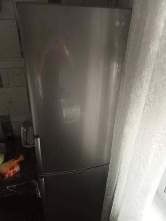 Холодильник LG