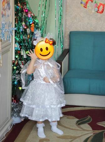 Продам платье снежинки