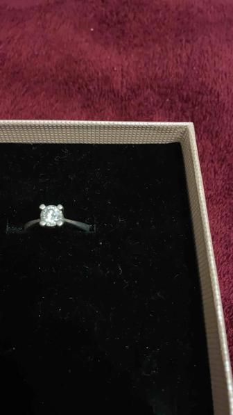 Ювелирные изделия , кольца серебро, модные молодежные .