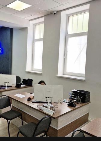 Офисный стол и Компьютер