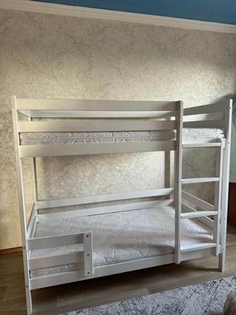 двухъярусная Детская кровать с матрасом