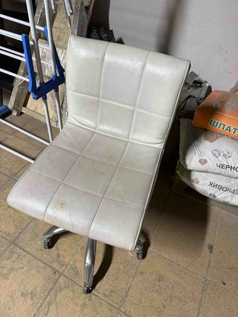 Продам стул для мастера