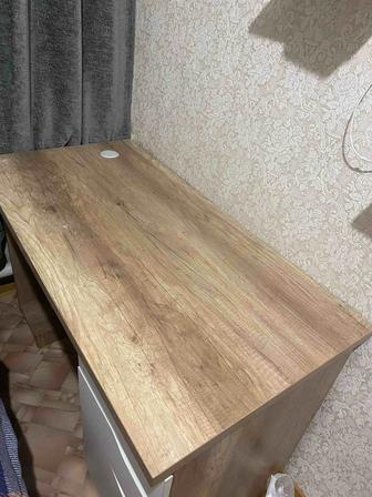 Продам стол