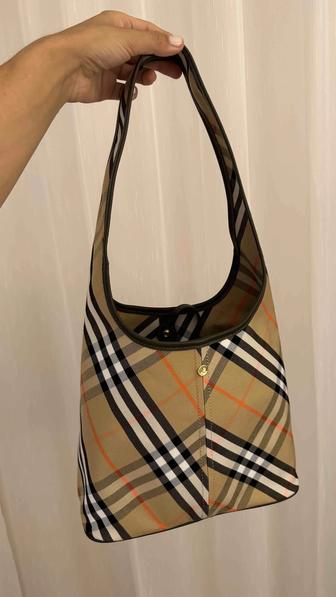 Продам сумку Burberry