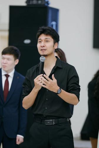 Ведущий(не тамада)