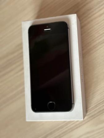 Продам IPhone SE, 64 gb,в хорошем состоянии, с документами.