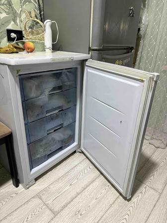 Продам морозильник Бирюса