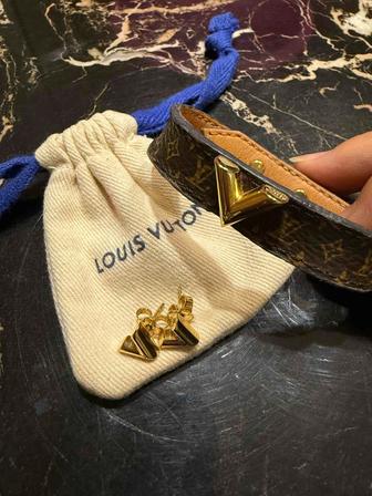 Продам браслет и серьги от Louis Vuitton